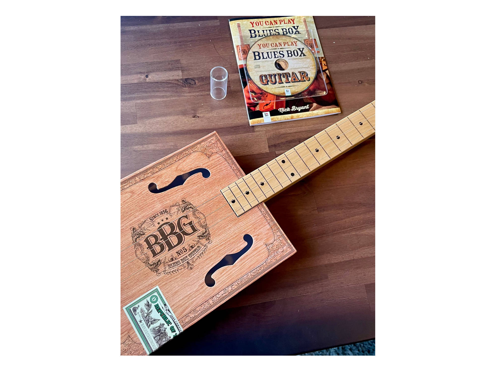 blues box slide guitar